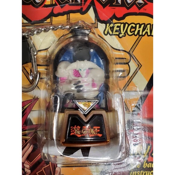 Yu-Gi-Oh! Series 1 SET of (4) 1996 Duel Monster Spin Keychains - NEW - Picture 13 of 15